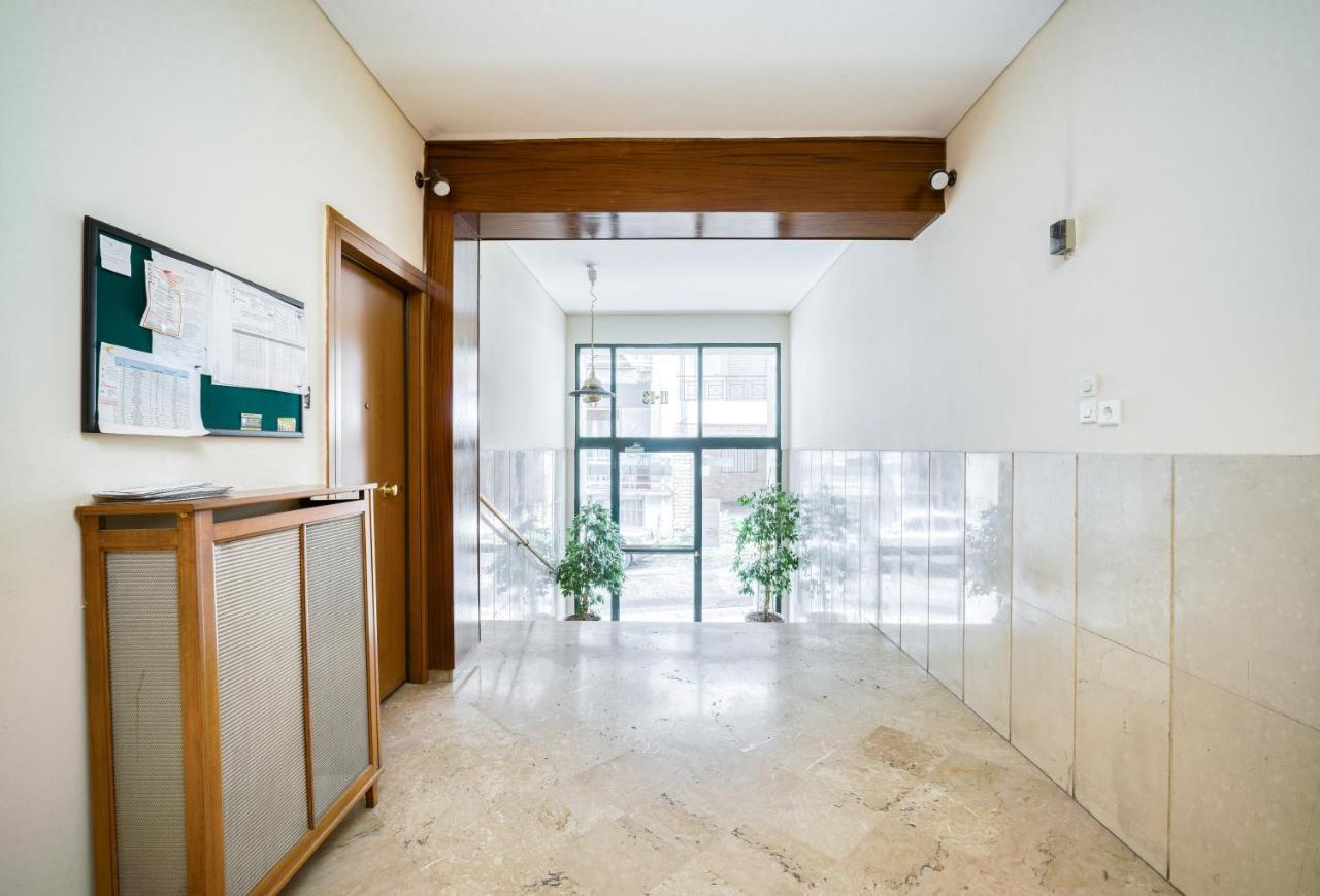 Delightful Stylish Two Bedroom Condo In Hip Area Of Central Athens Atenas Exterior foto